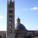 Vue de côté de la cathédrale